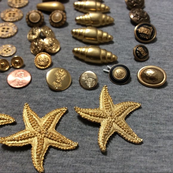 Vintage Golden Buttons Lot - Picture 4 of 13